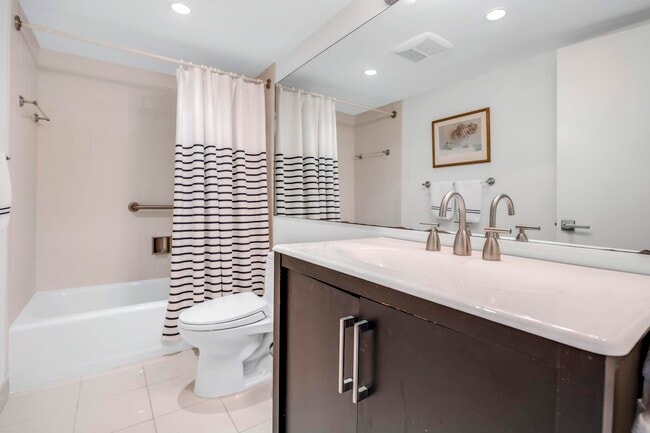 Building Photo - 4301 N Ocean Blvd