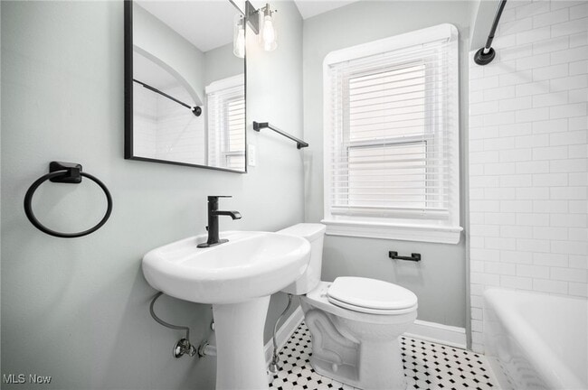 Building Photo - 2258 Northland Ave