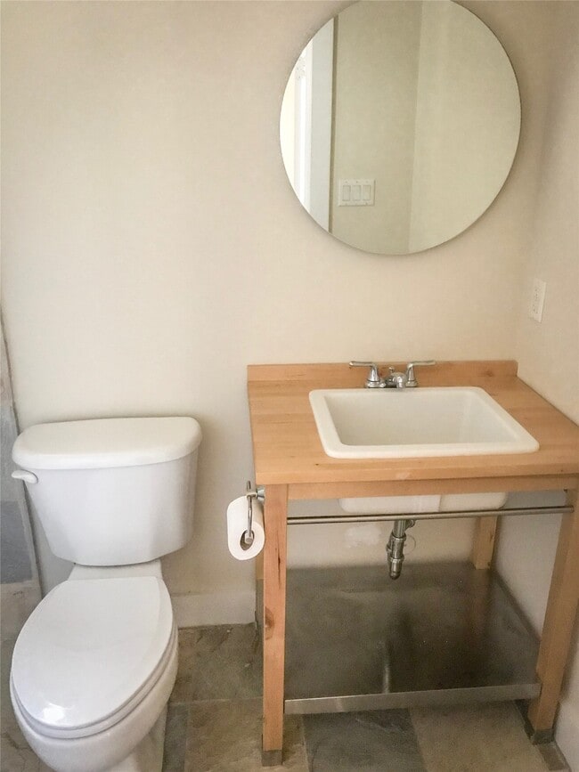 Building Photo - 1019 Bonner St