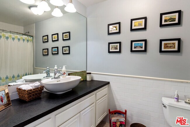 Building Photo - 1340 S Beverly Glen Blvd