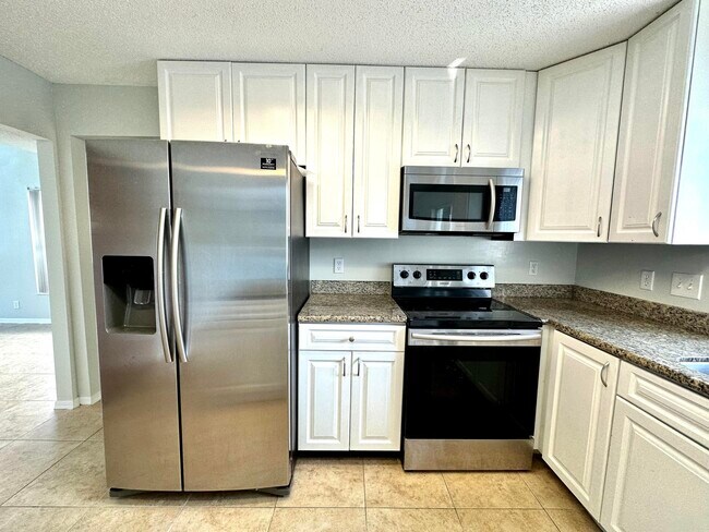 Building Photo - 2698 Linkside Dr