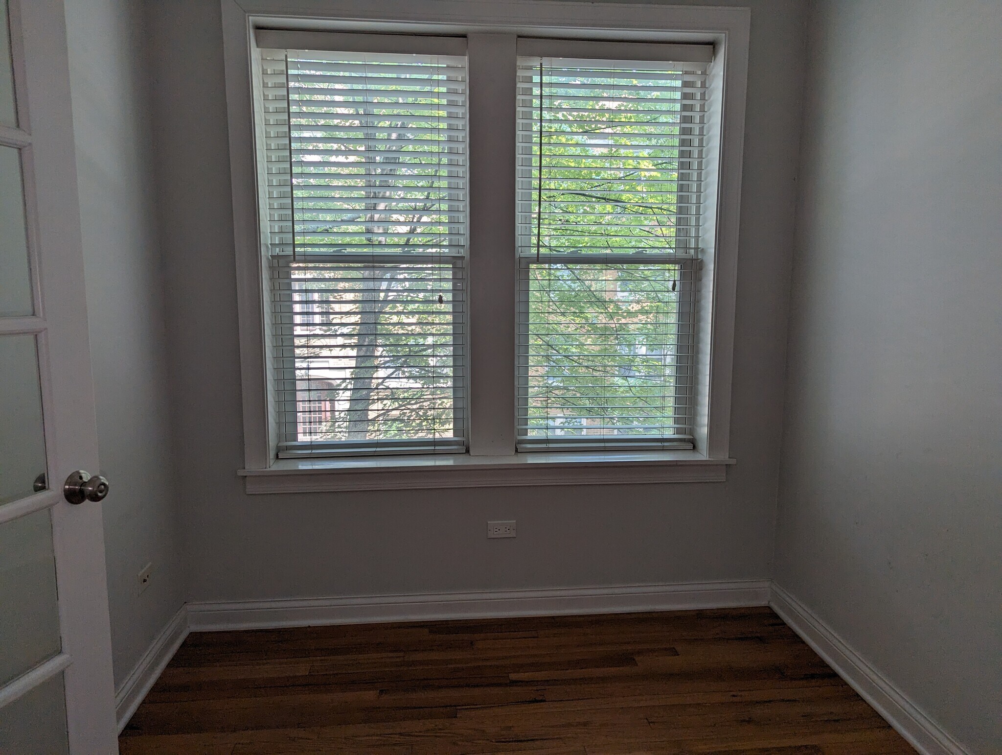 Building Photo - 3808 N Marshfield Ave