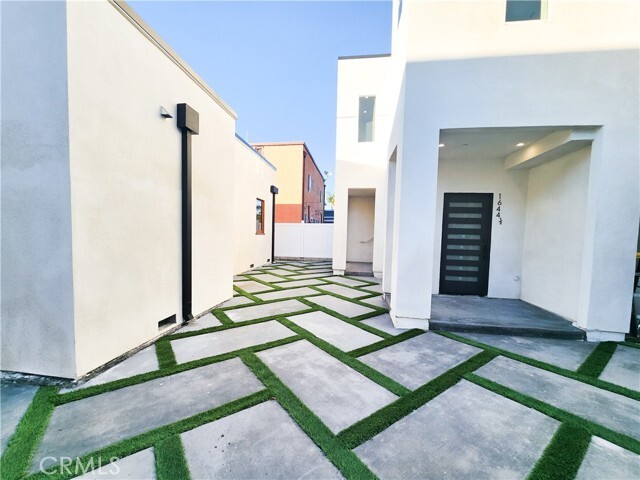 Building Photo - 1644 5th Ave