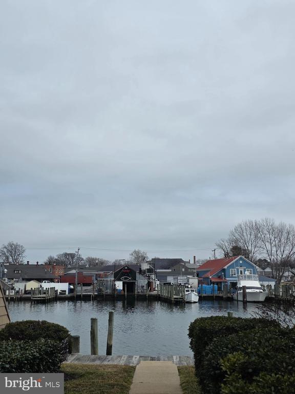 Building Photo - 204 Market Square