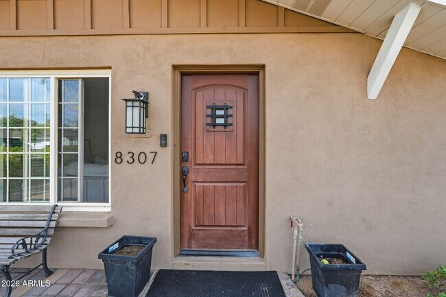 Building Photo - 8307 E Clarendon Ave