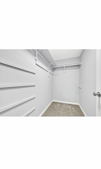 Building Photo - 7140 Mariner Dr