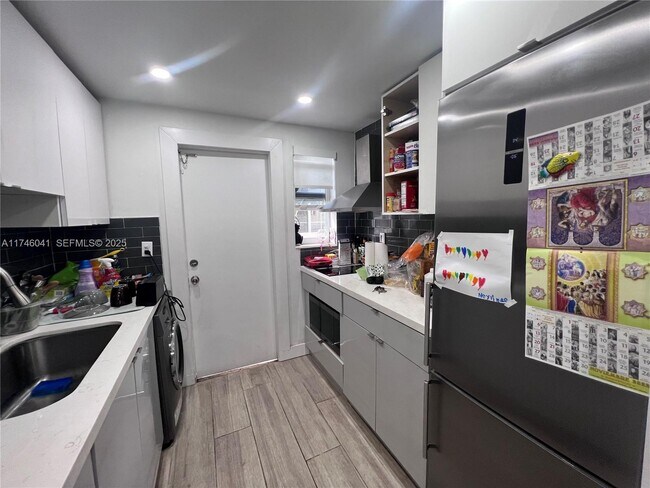 Building Photo - 944 Meridian Ave