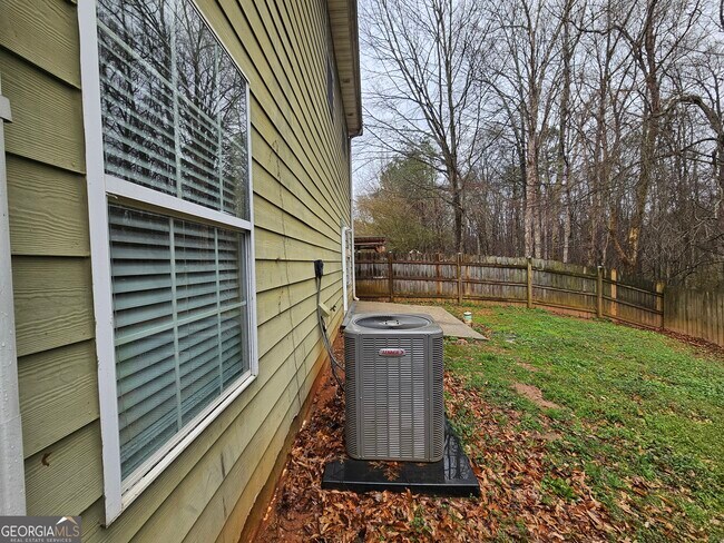 Building Photo - 206 Southwind Ln