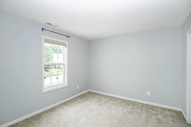 Building Photo - 5227 Silabert Ave