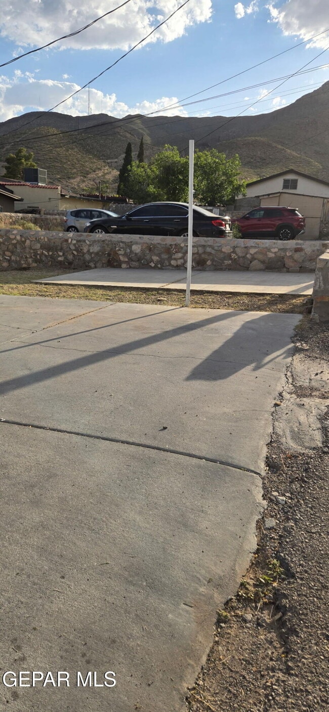 Building Photo - 2635 Idalia Ave