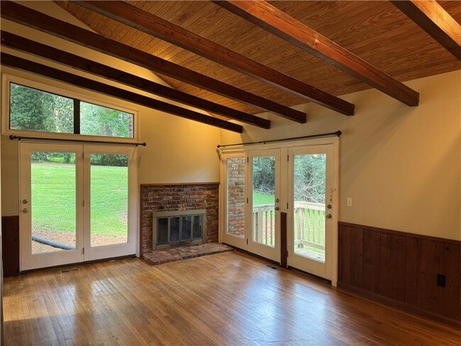 Building Photo - 3544 Raymond Dr