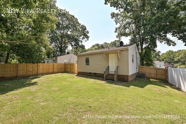 Building Photo - 3516 Jonquil St