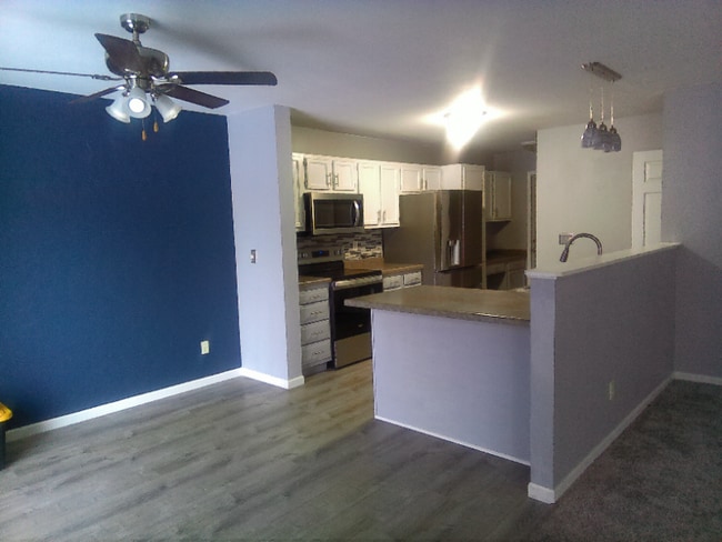 Building Photo - 1103 Autumn Dr