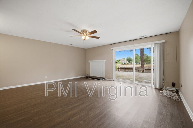 Building Photo - 5140 Glenwood Way