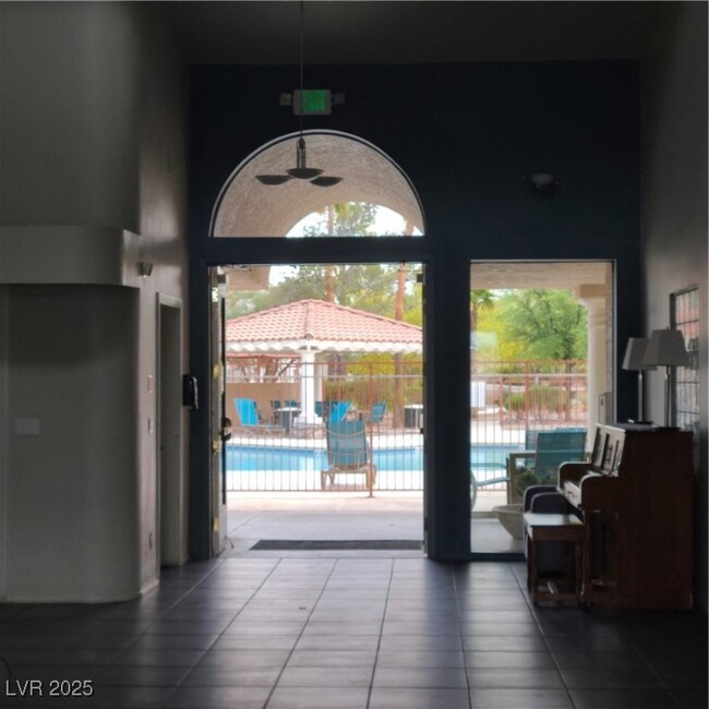 Building Photo - 636 Yacht Harbor Dr