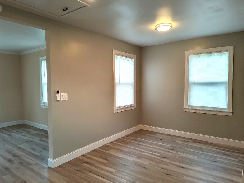 Building Photo - 532 Harwell Ave