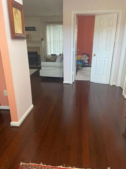 Building Photo - 1358 Cascade View Dr SW