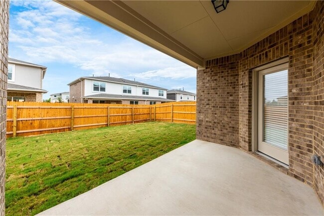 Building Photo - 1040 Winnsboro Lp