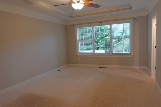 Building Photo - 923 Squires Pt