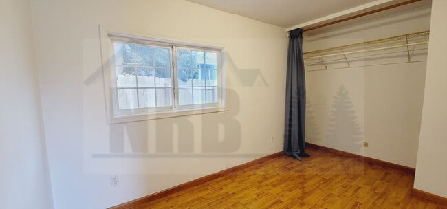 Building Photo - Gorgeous 2 bd House near Point Defiance an...