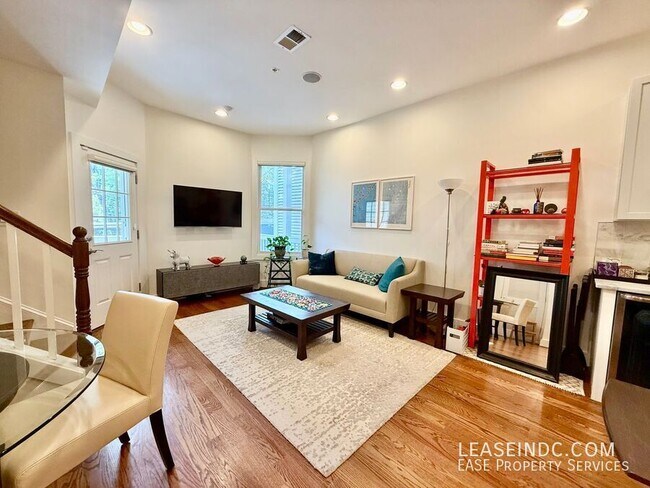 Building Photo - 2616 Garfield St NW