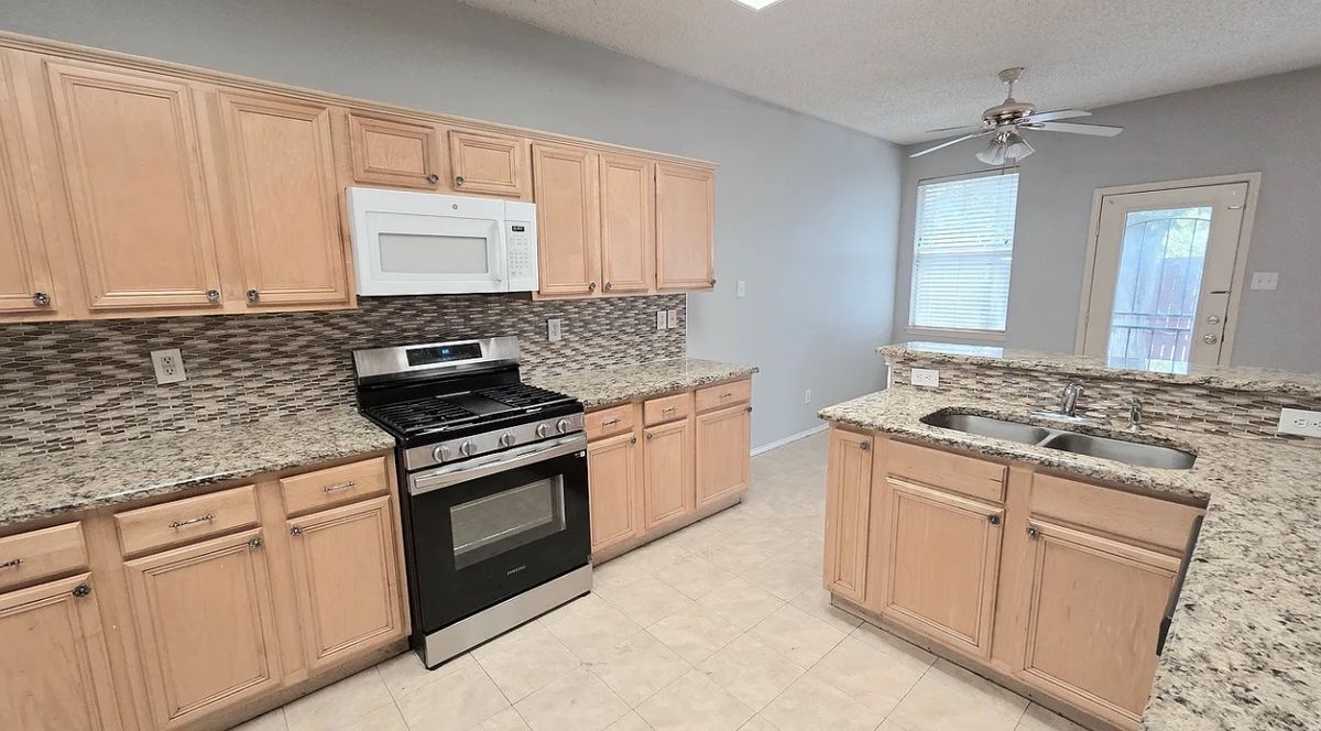 Building Photo - 12783 Honey Locust Cir