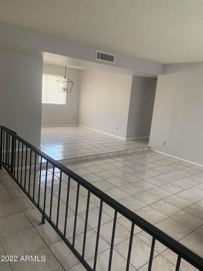 Building Photo - 4132 W Shangri La Rd