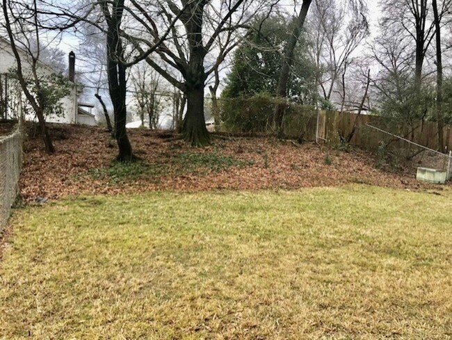 Building Photo - Must see this Adorable 3 bedroom 1 bath home in a Cu Da Sac. Conveniently close to Uptown, NODA, ...