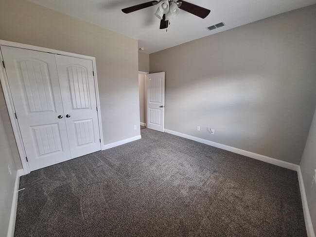 Building Photo - 149 Spring Park Way