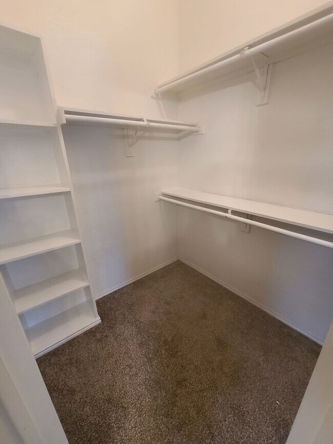Building Photo - Rowlett Home in Great Location w/ Community Park, Pools, & Playground. Includes All Appliances!