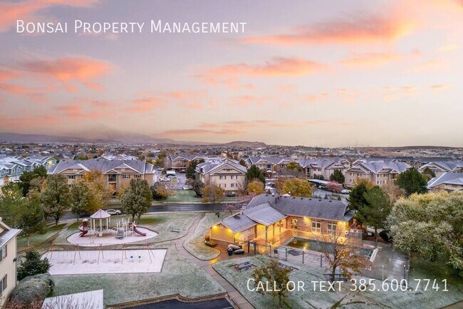 Building Photo - 8096 N Ridge Loop E
