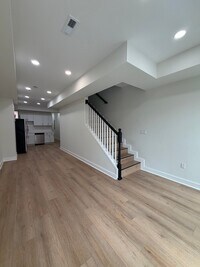 Building Photo - 1404 E Lanvale St
