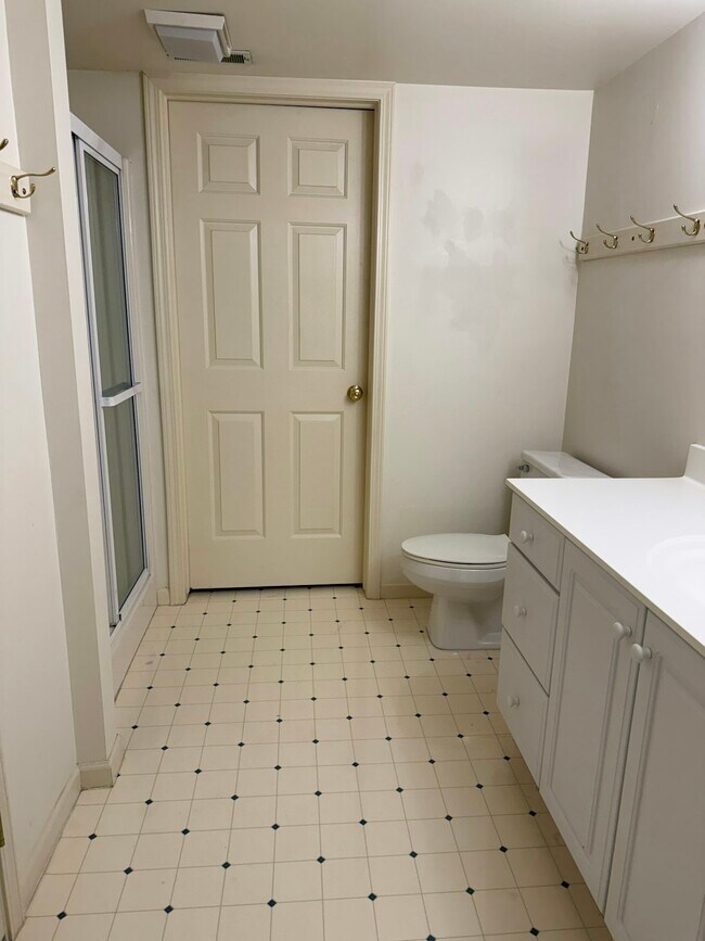 Building Photo - 212 Chauncey Ct