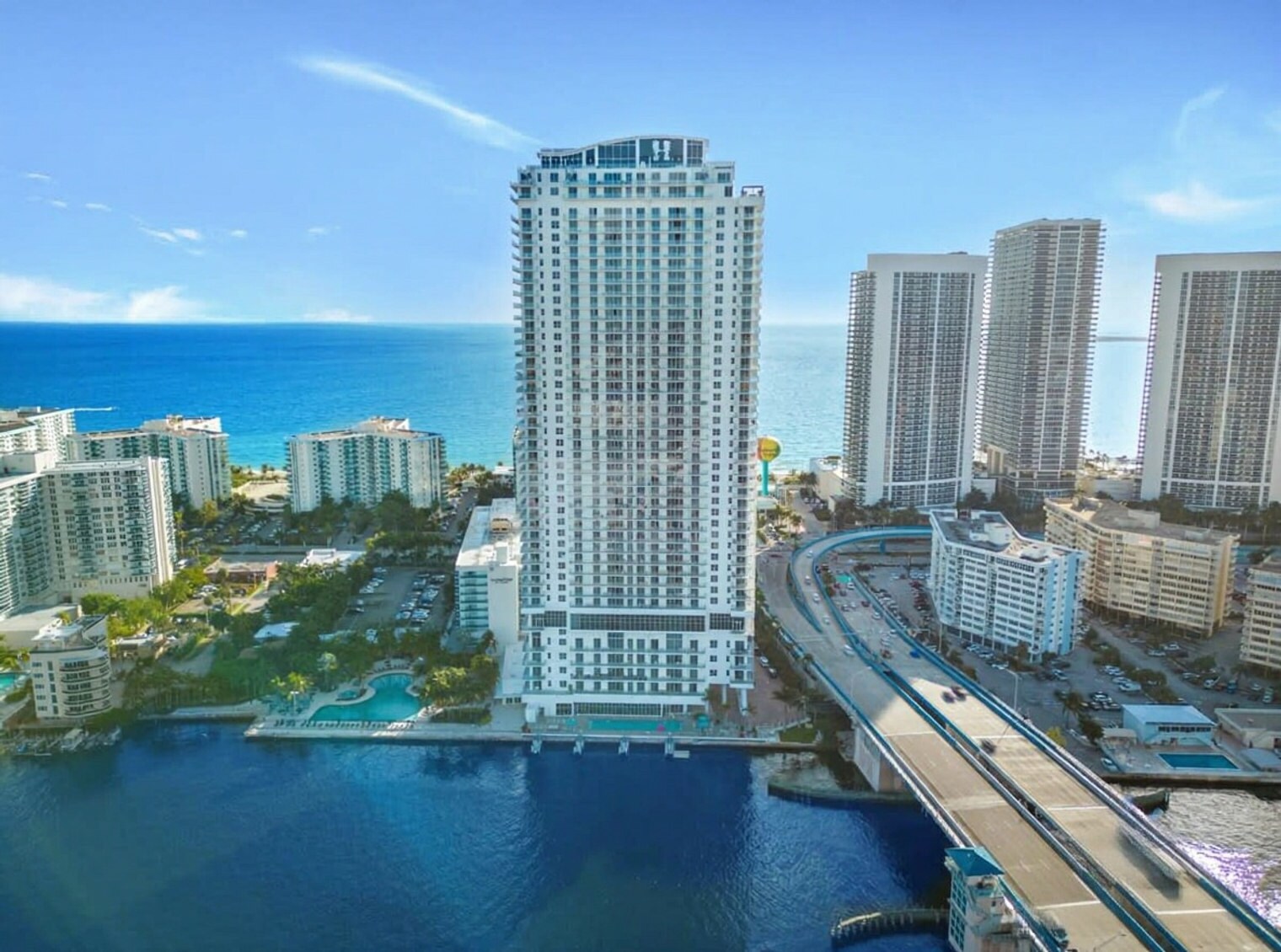 Building Photo - 4010 S Ocean Dr