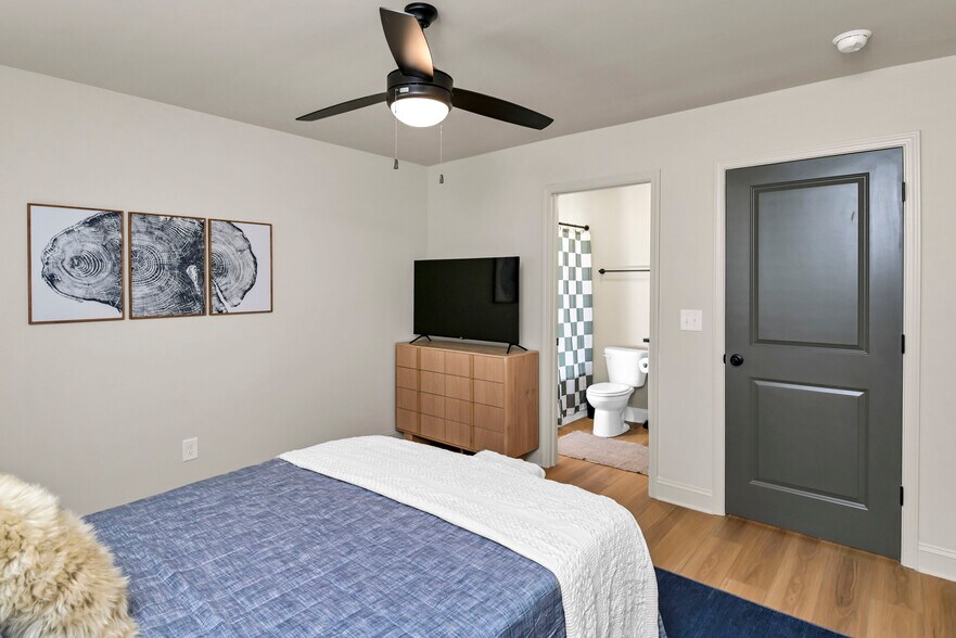 Building Photo - 816 Shull St