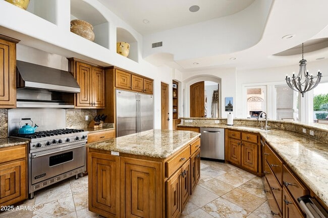 Building Photo - 6649 E Berneil Dr