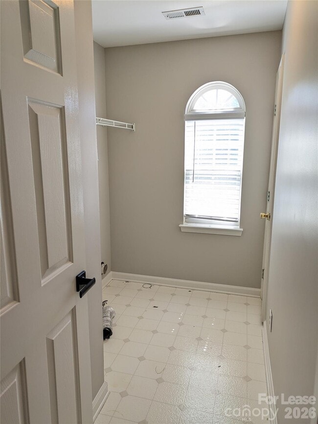 Building Photo - 279 Chandeleur Dr