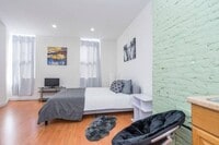 Building Photo - Beautiful studio in south st available Aug...