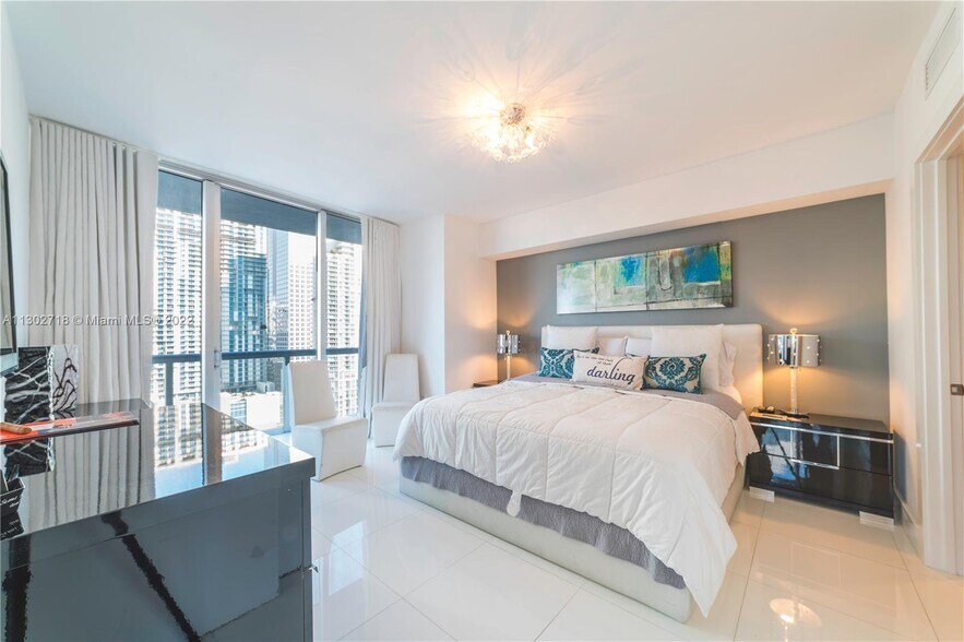 Building Photo - 475 Brickell Ave