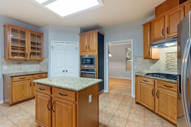 Building Photo - 15224 Calaveras Dr