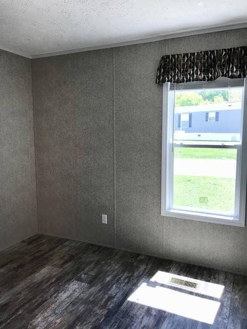 Building Photo - 82 Branch Hill Ct