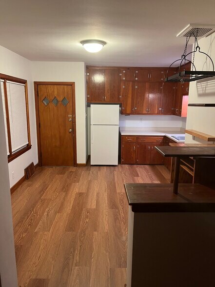 Building Photo - 2806 S Lenox St