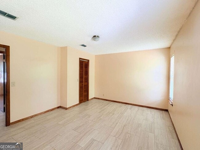 Building Photo - 603 Plantation Village Dr