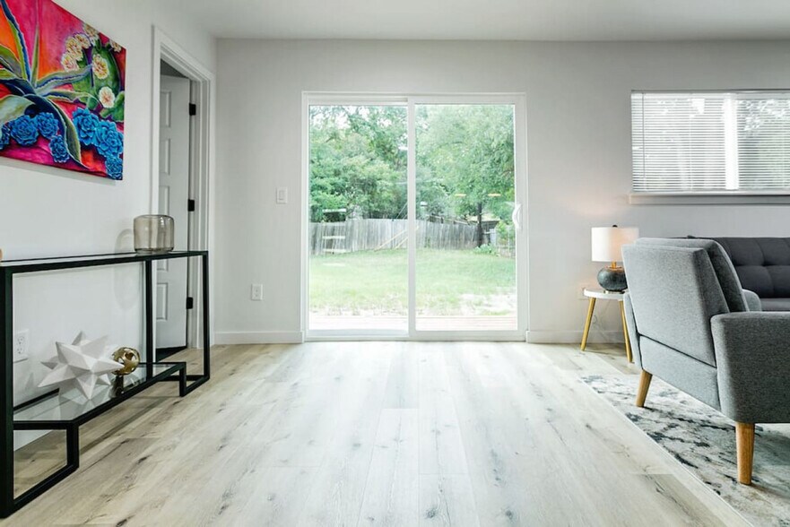 Building Photo - 6104 Reicher Dr
