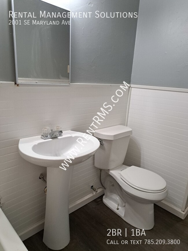 Building Photo - 2001 SE Maryland Ave