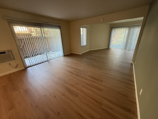 Building Photo - 975 Murrieta Blvd