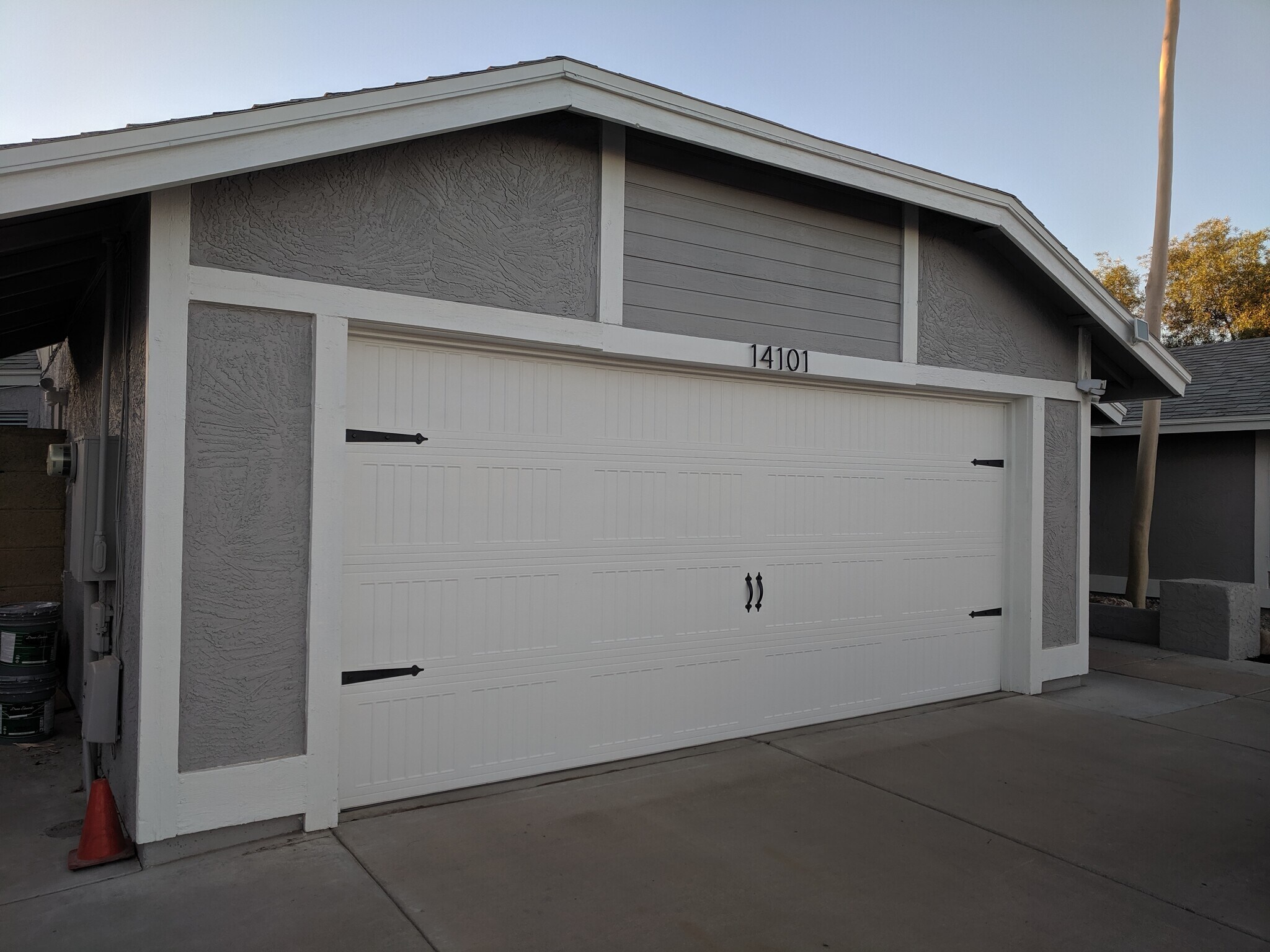2 Car Garage, double wall insulated, upgraded rollers and spring - 14101 N 78th Dr