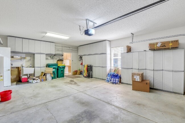 Building Photo - "Charming 2 Bed, 2 Bath with Den Rental Home in Sun City, SC - Spacious and Inviting!"