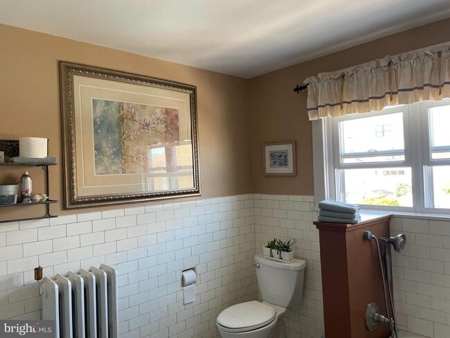 Building Photo - 7103 Ventnor Ave