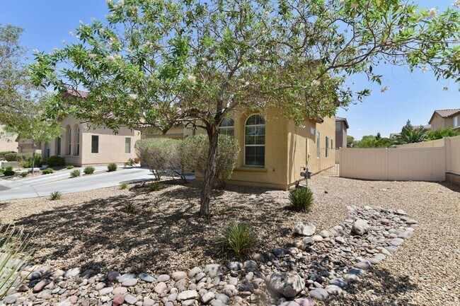 Building Photo - Beautiful 4BED/3BATH/CAR home located in SW Las Vegas! -Enjoy Rent-Free Holidays!